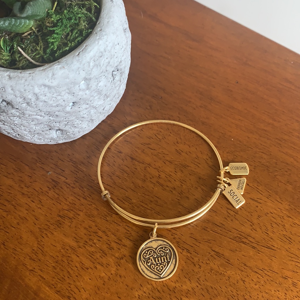 Wind & Fire Bangle Bracelet With Aunt Charm